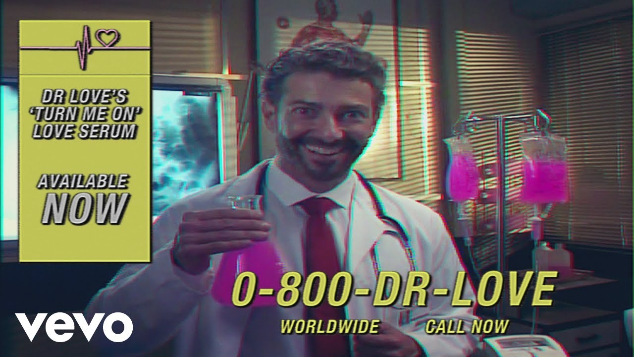 Riton, Oliver Heldens - Turn Me On ft. Vula 